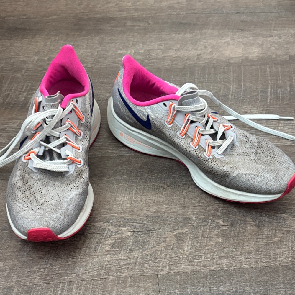 Nike Women's Silver and Pink Athletic Shoes